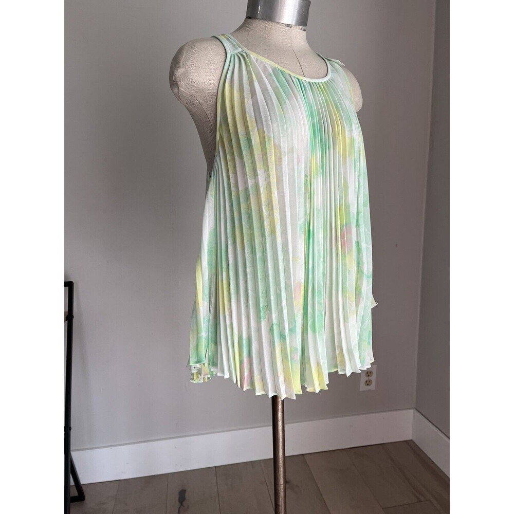 Club Monaco soleil sheer pleated Unlined tank top Blouse Sz Xs camisole